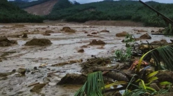 25 të vdekur nga stuhia tropikale që goditi Filipinet
