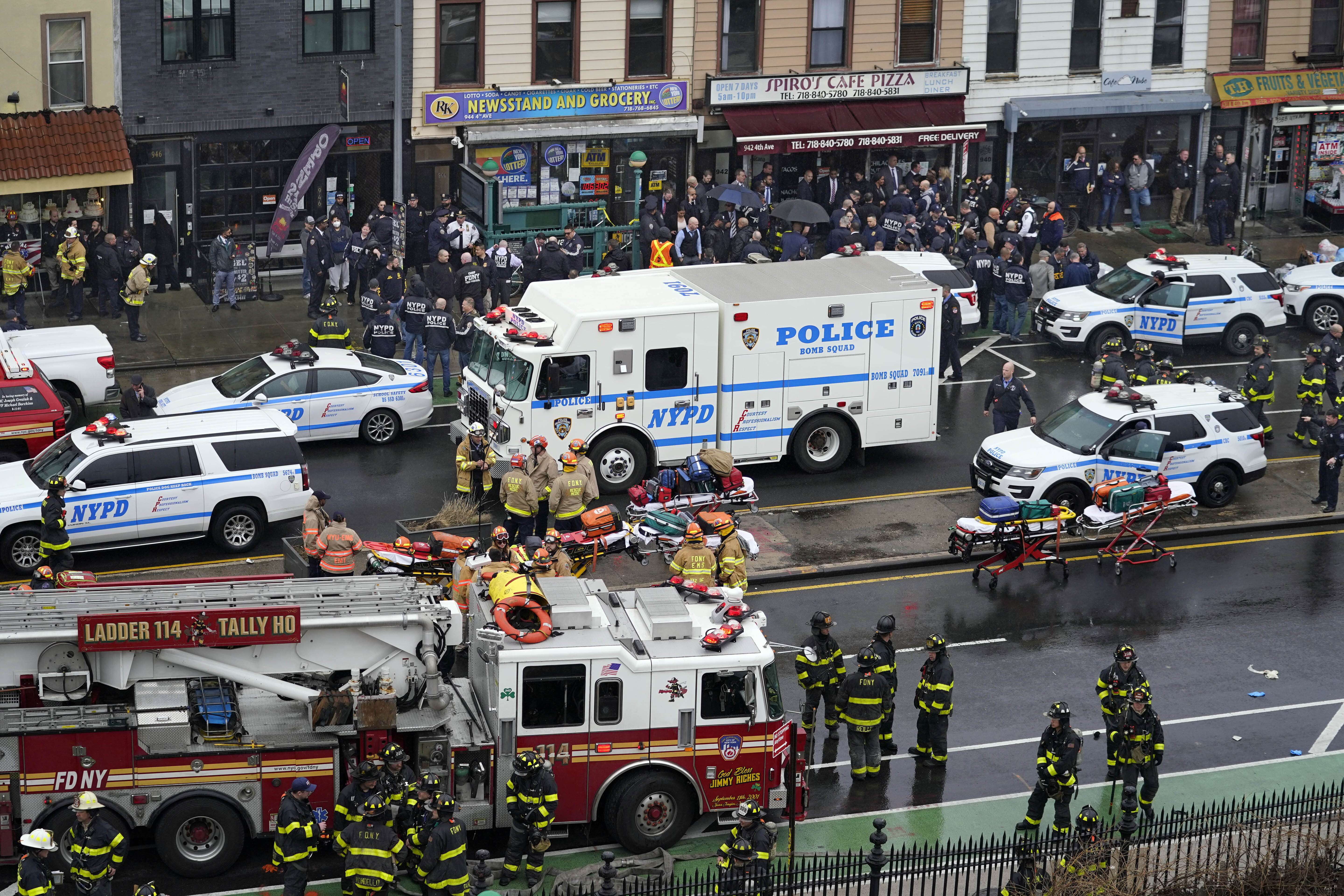 Policia e New Yorkut është në kërkim të një 62-vjeçari në lidhje me sulmin në Brooklyn