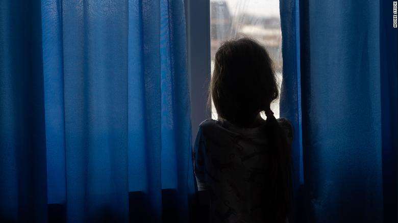 Australiani akuzohet për më shumë se 400 vepra seksuale ndaj fëmijëve