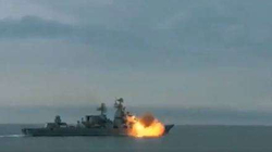 Rusia e pranon se luftanija e saj është dëmtuar rëndë pasi u godit nga raketat ukrainase