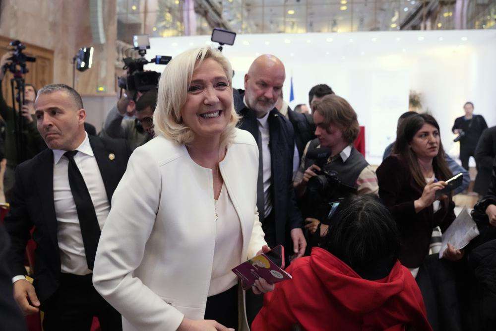 Le Pen paralajmëron se nuk do të dërgojë armë në Ukrainë