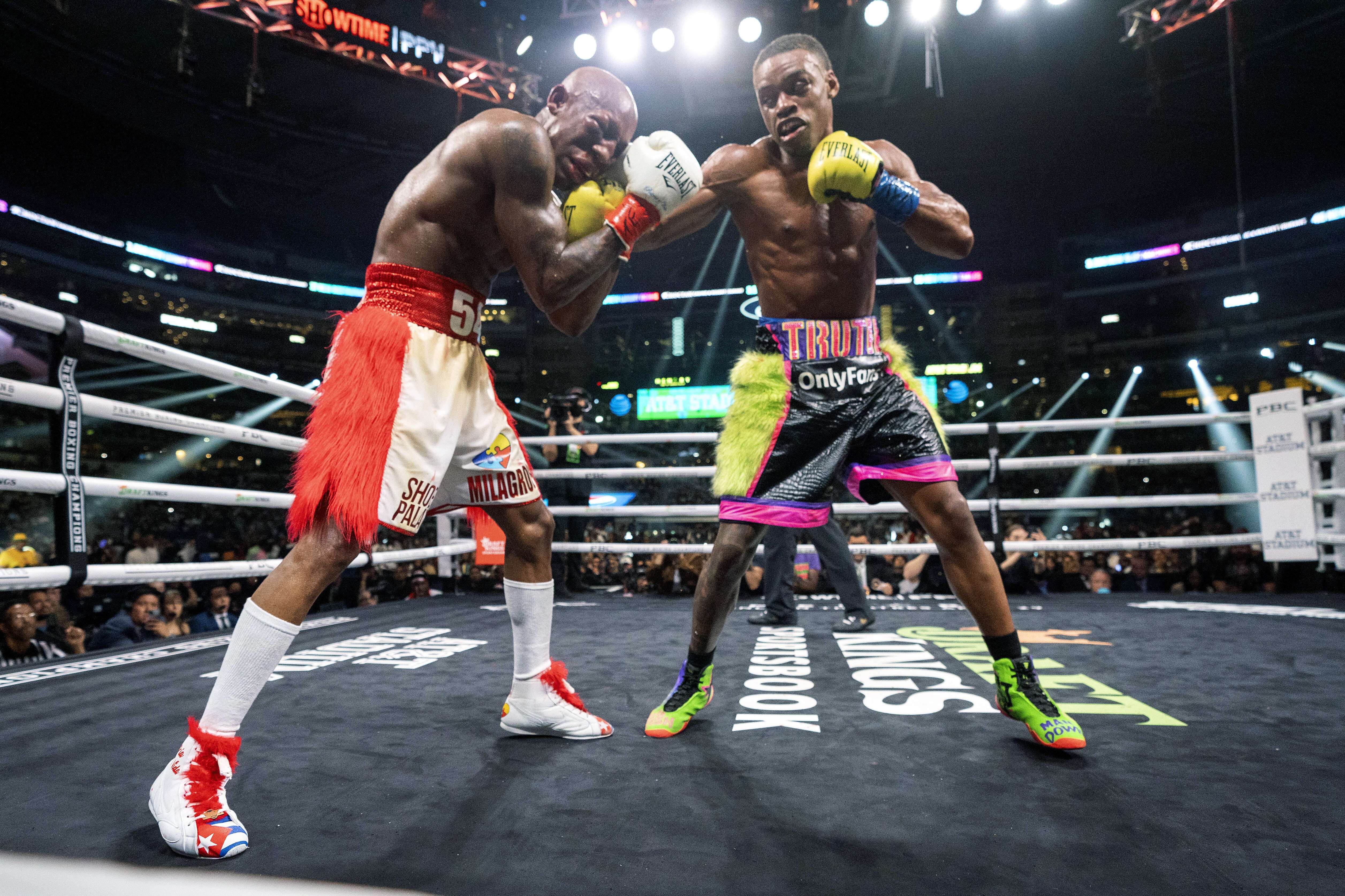 Errol Spence Jr. unifikon titujt e botës në kategorinë velter