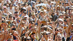 Fundjavë e mbushur me yje në festivalin “Coachella”