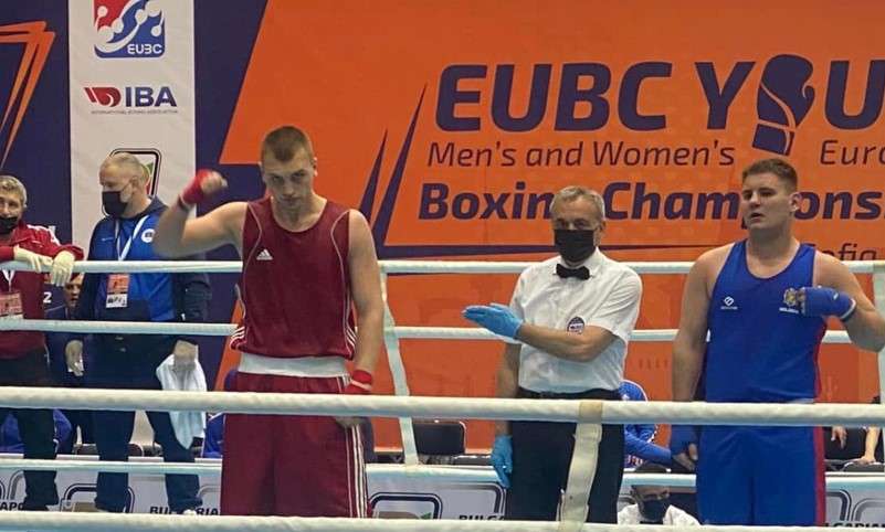 Boksierët kosovarë sigurojnë dy medalje në Evropianin e të rinjve në Sofje