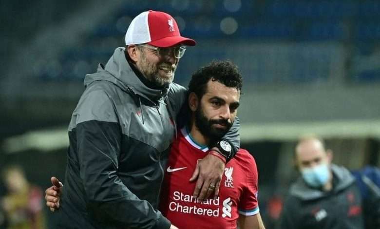 Trajneri i Liverpoolit, Juergen Klopp me sulmuesin Mohamed Salah 