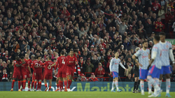 Liverpooli mbyll pjesën e parë me epërsi prej dy golave