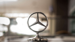Mercedes-Benz fillon ndërtimin e fabrikës së riciklimit të baterive në Gjermani