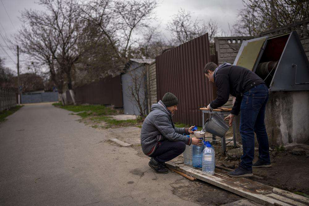 Më shumë ukrainas po kthehen se që po ikin nga vendlindja