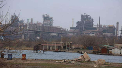 Forcat ruse po e sulmojnë vazhdimisht fabrikën e çelikut në Mariupol