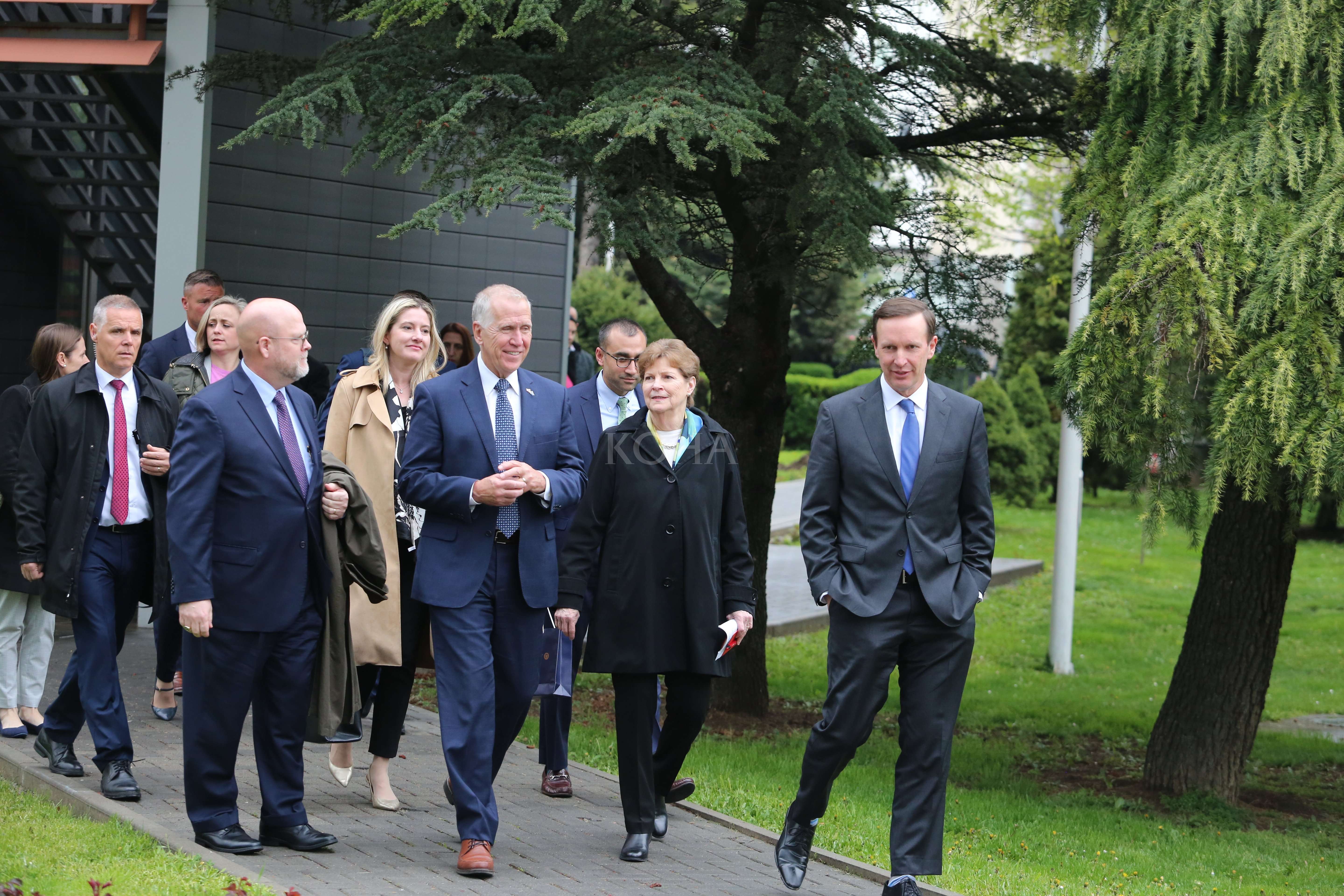 senatoret, shba. kosova, 21 prill