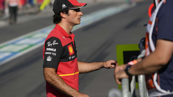 Sainzi vazhdon kontratën me Ferrarin deri më 2024