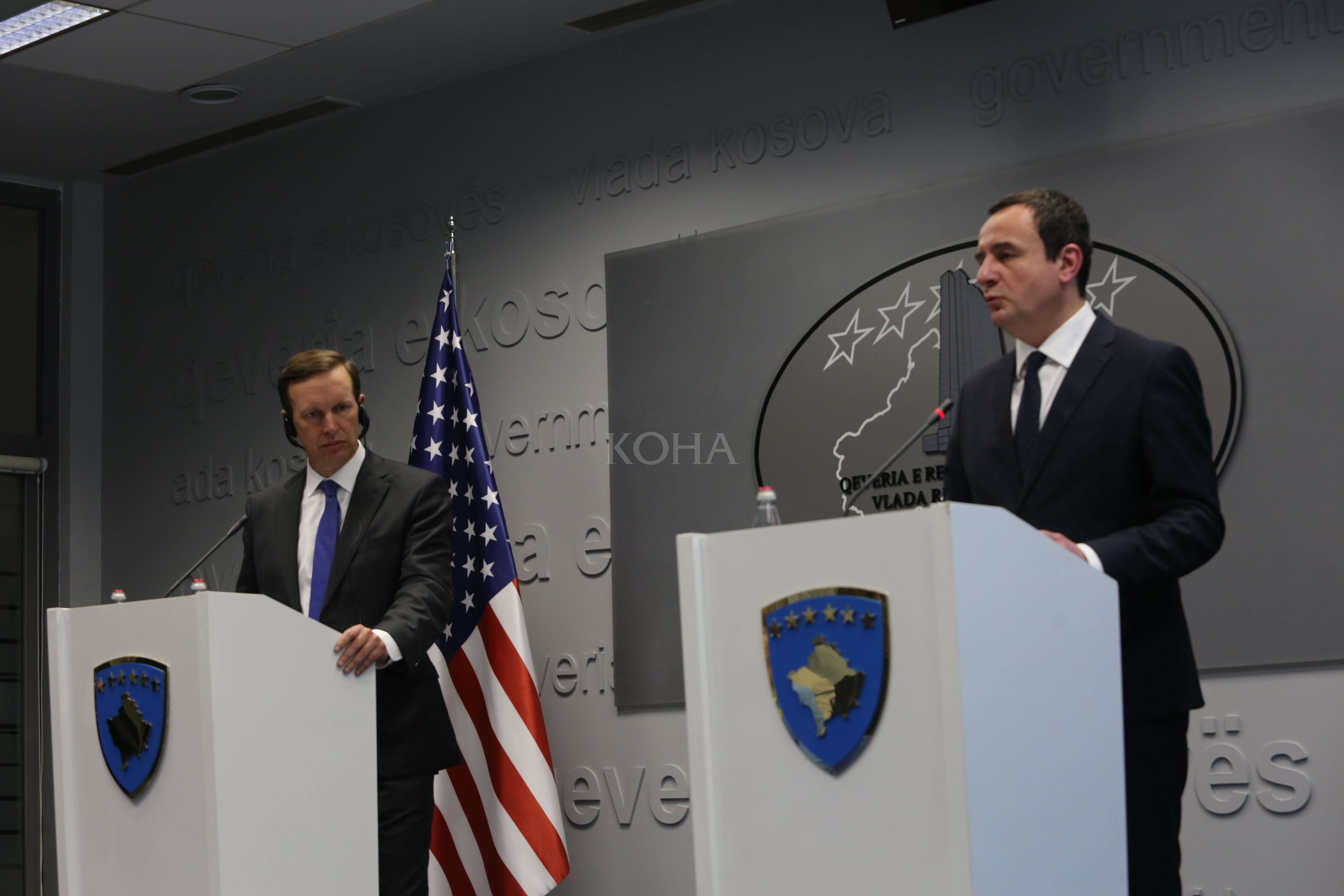 Kryeministri Albin Kurti në konferencë me senatorin amerikan, Chris Murphy, Prill 2022