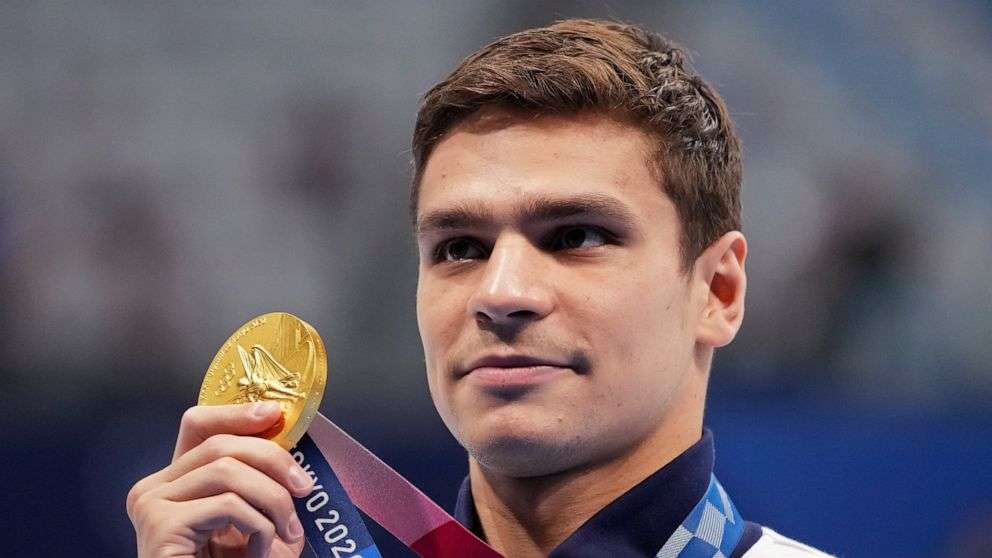 Kampioni olimpik rus, Evgeny Rylov suspendohet nga FINA