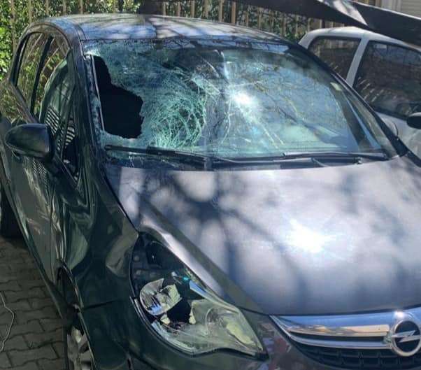 Vetura e personit që dyshohet se e shkaktoi aksidentin e rëndë në Fushë-Kosovë, Prill 2022