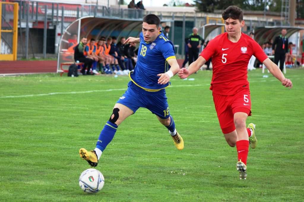 Abazi thotë se Kosova e ka merituar fitoren ndaj Polonisë