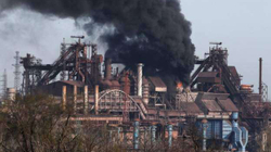 Rusia vazhdon t’i sulmojë punëtorët e fabrikës së çelikut në Mariupol
