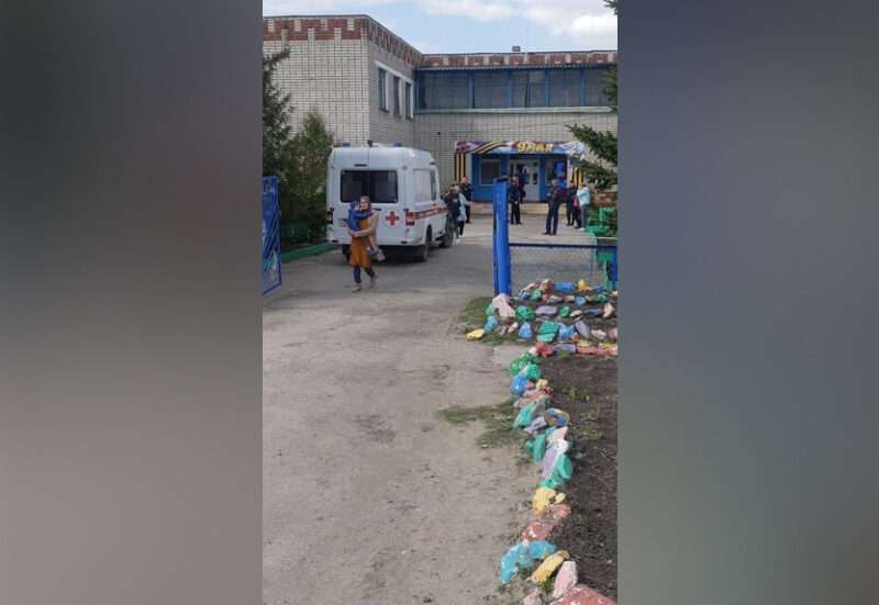 Burri me probleme mendore vrau dy fëmijë dhe punëtoren e çerdhes në Rusi