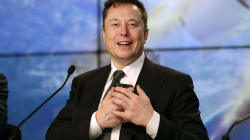 Ukraina pranon panele diellore nga Elon Musku