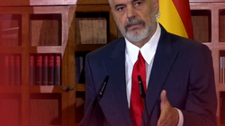 Rama: Kosova ka të drejtë ta ushtrojë sovranitetin e saj, Vuçiqi të mos ushqejë grupe në veri