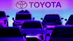 Toyota pritet të ketë rënie dyshifrore të fitimit