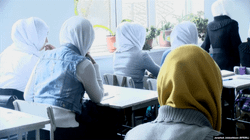 BIK-u kërkon të shfuqizohet vendimi që ndalon mbajtjen e shamive në shkolla