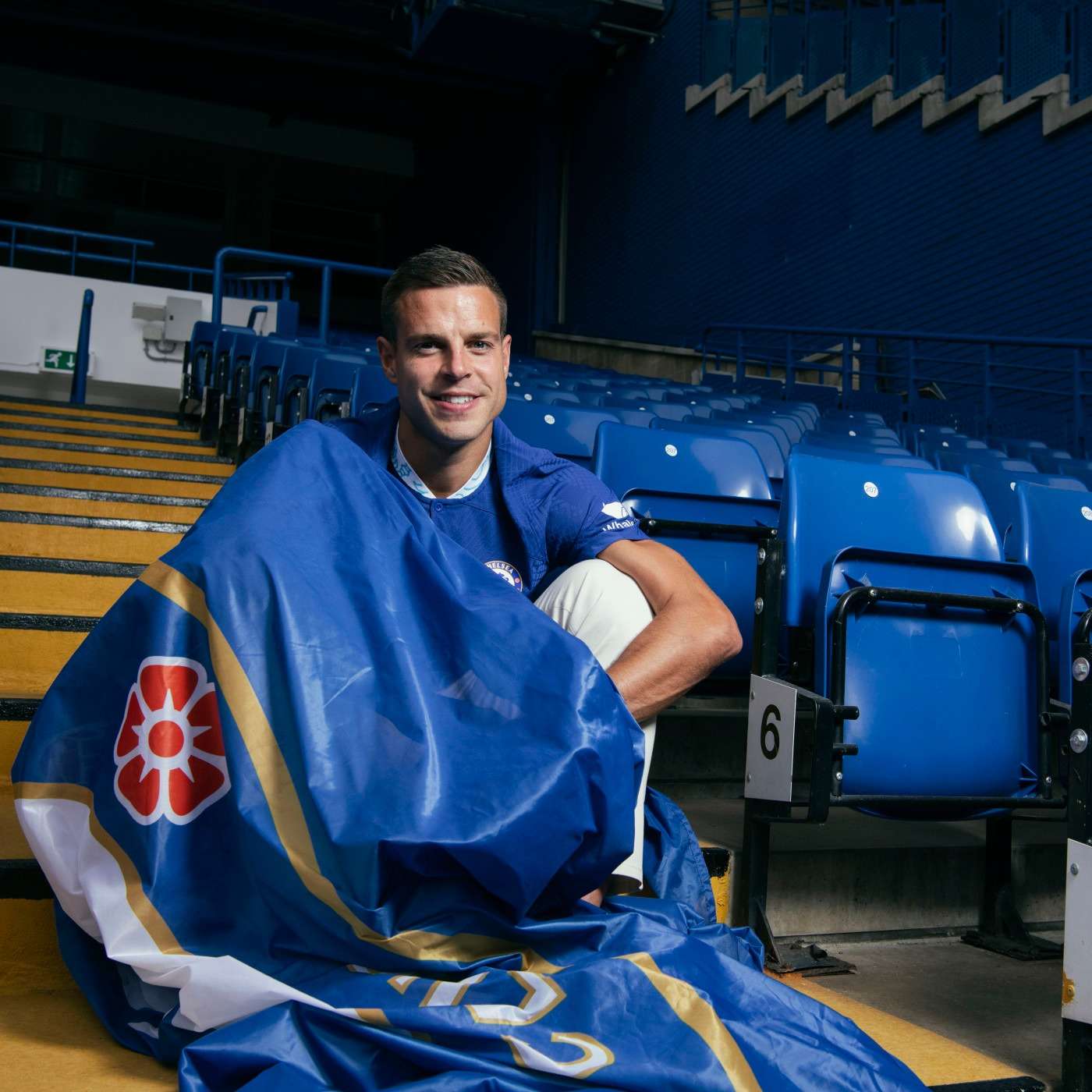 Azpilicueta nuk largohet nga Chelsea, firmos kontratë të re