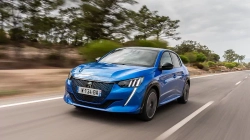 Stellantis kalon Teslan për shitjen e veturave elektrike në Evropë