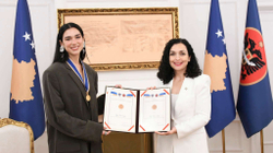 Osmani i ndan Dua Lipas titullin “Ambasadore Nderi”