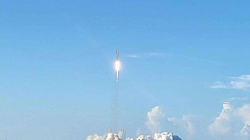Koreja e Jugut nis anijen e parë kozmike në Hënë në bashkëpunim me SpaceX