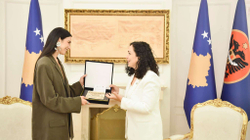 Dua Lipa përsërit: Rinia e Kosovës meriton liberalizimin e vizave