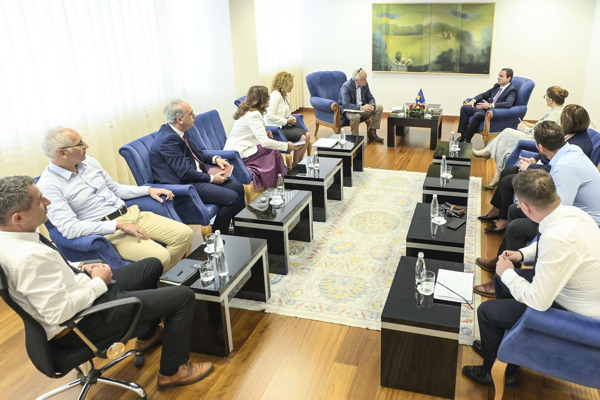 Kurti takohet me Bordin e SHSKUK-së, flasin për reforma në sistemin shëndetësor