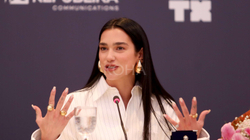 Dua Lipa ka mbajtur 74 koncerte në kuadër të turneut “Future Nostalgia”