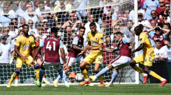 Aston Villa merr pikët e para të sezonit