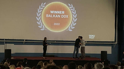 “Factory to the workers” triumfon në “DokuFest”