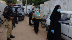 Vriten në Pakistan dy policë që ruanin ekipin e vaksinimit kundër poliomelitit