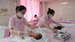 Kina dikur lejonte një fëmijë për familje, tash me fushatë për inkurajimin e grave të lindin