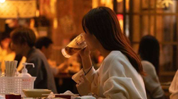 Japonia nis fushatë që t’i shtyjë qytetarët të pinë alkool