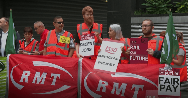 Londra në kaos, punonjësit e hekurudhave mbajnë grevë në kryeqytetin britanik