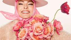 Linda Evangelista rikthehet në “Vogue” pas deformimit të fytyrës nga një ndërhyrje