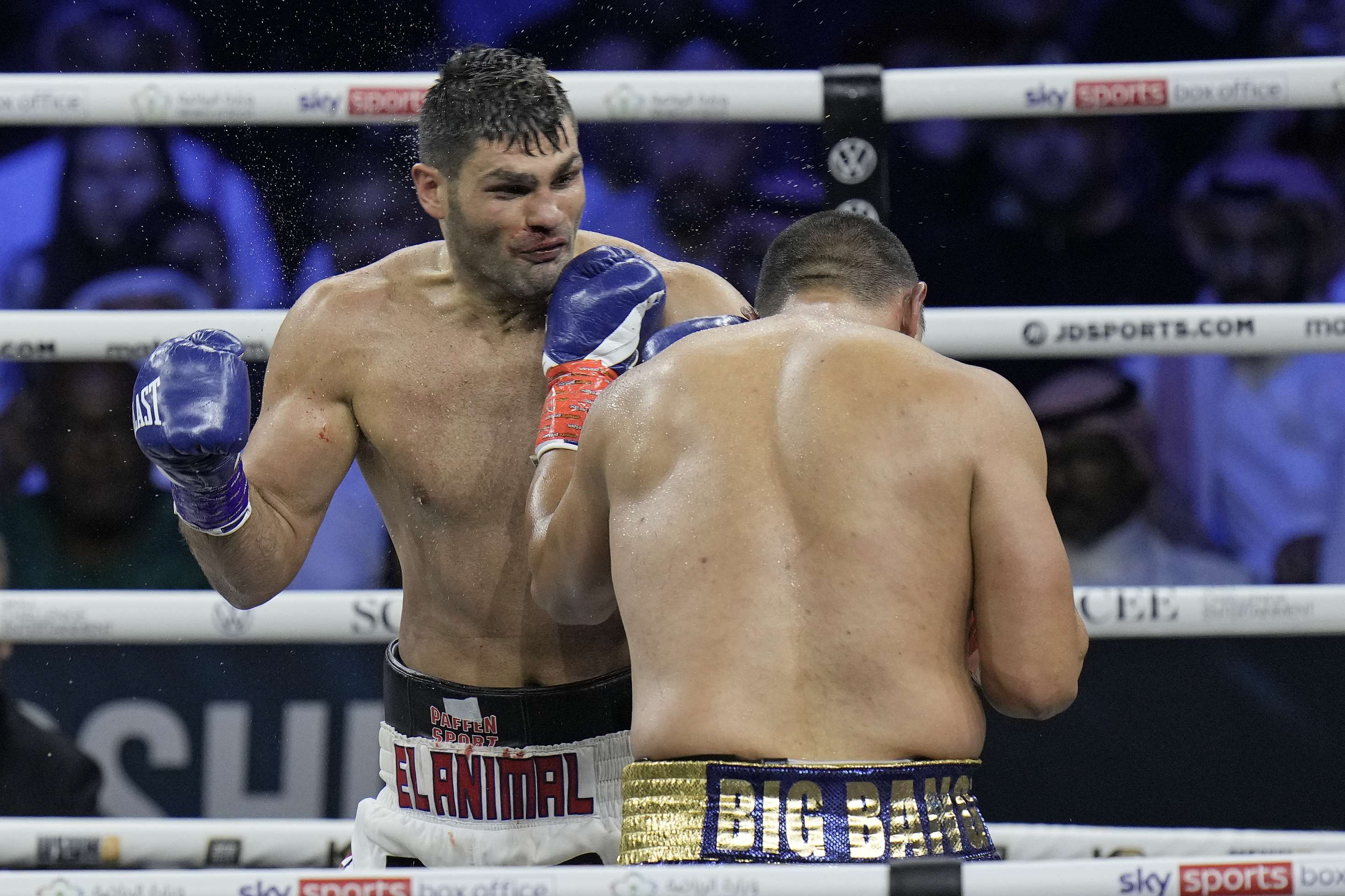 Der Kroate Hrgović besiegt Zhile und gewinnt das Recht, um den Weltmeistertitel im Schwergewicht zu boxen