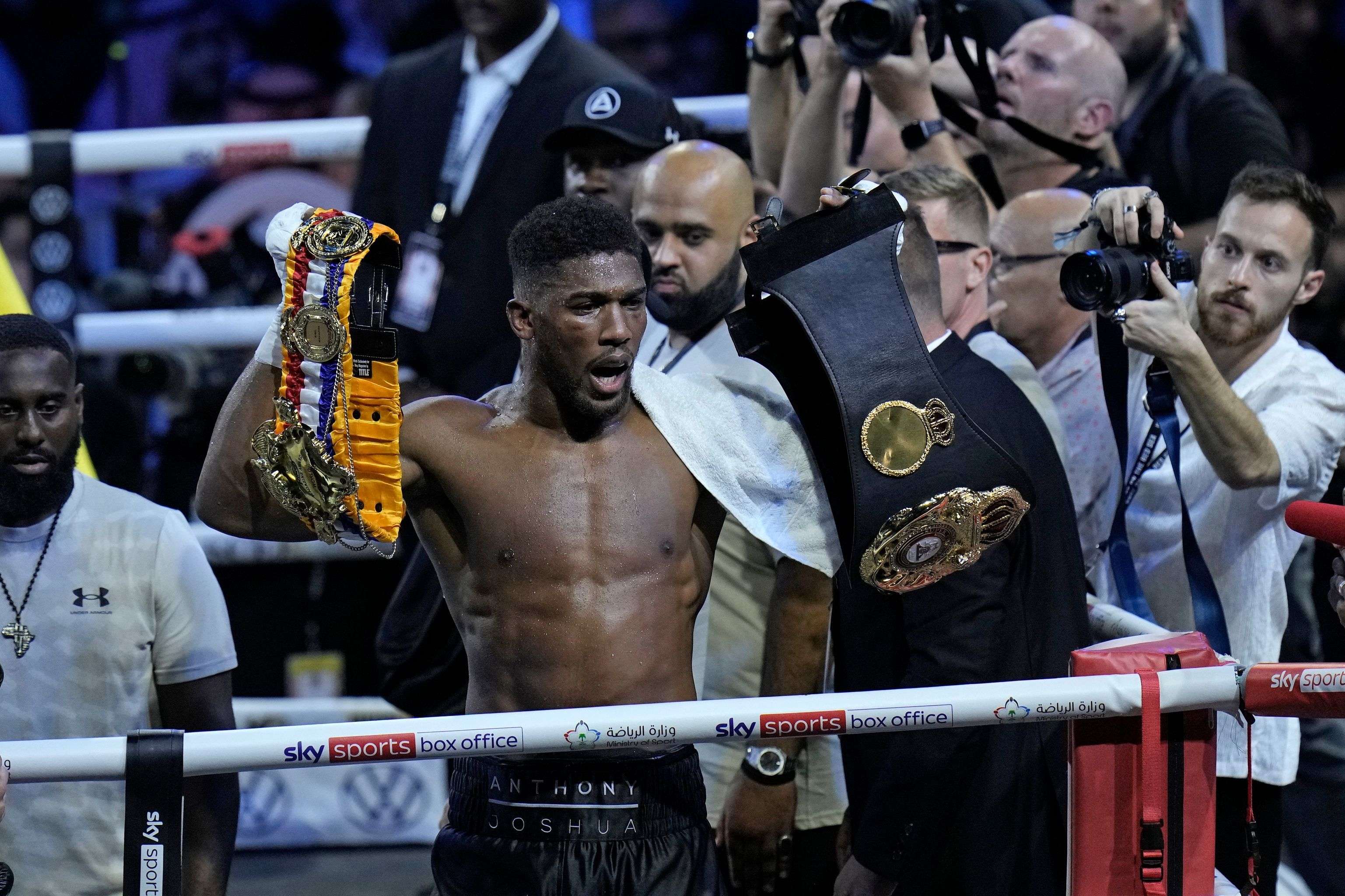 Joshua: Pos Usykut më mposhtën edhe emocionet