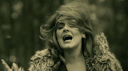 “Hello” e Adeles arrin 3 miliardë shikime në YouTube