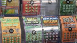 Amerikani 22-vjeçar i fitoi 250 mijë dollarë në lotari
