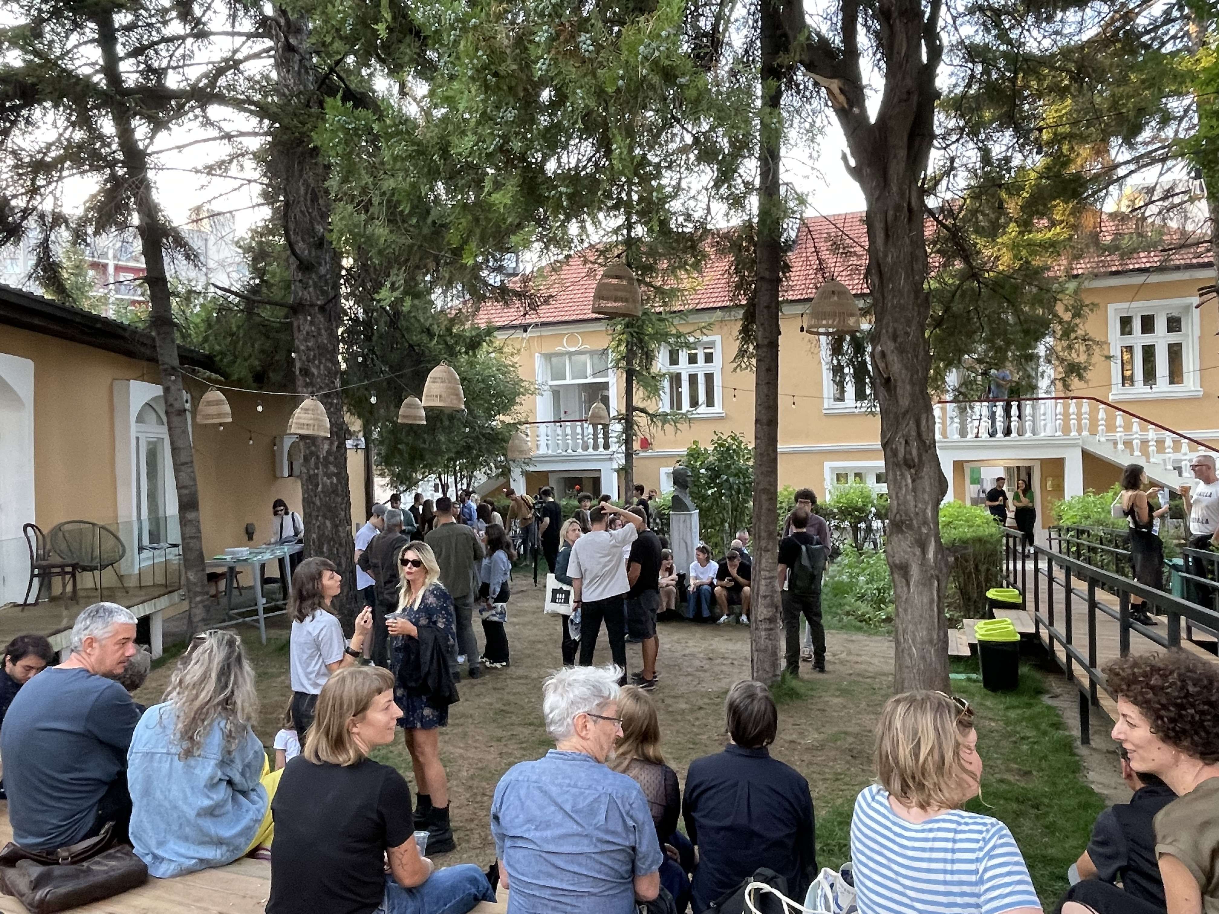 “Festa” sjell frymën artistike në botën e gazetës 
