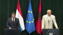 ​Kryeministri i Luksemburgut nga Shqipëria: Kosova dhe Serbia të ecin përpara