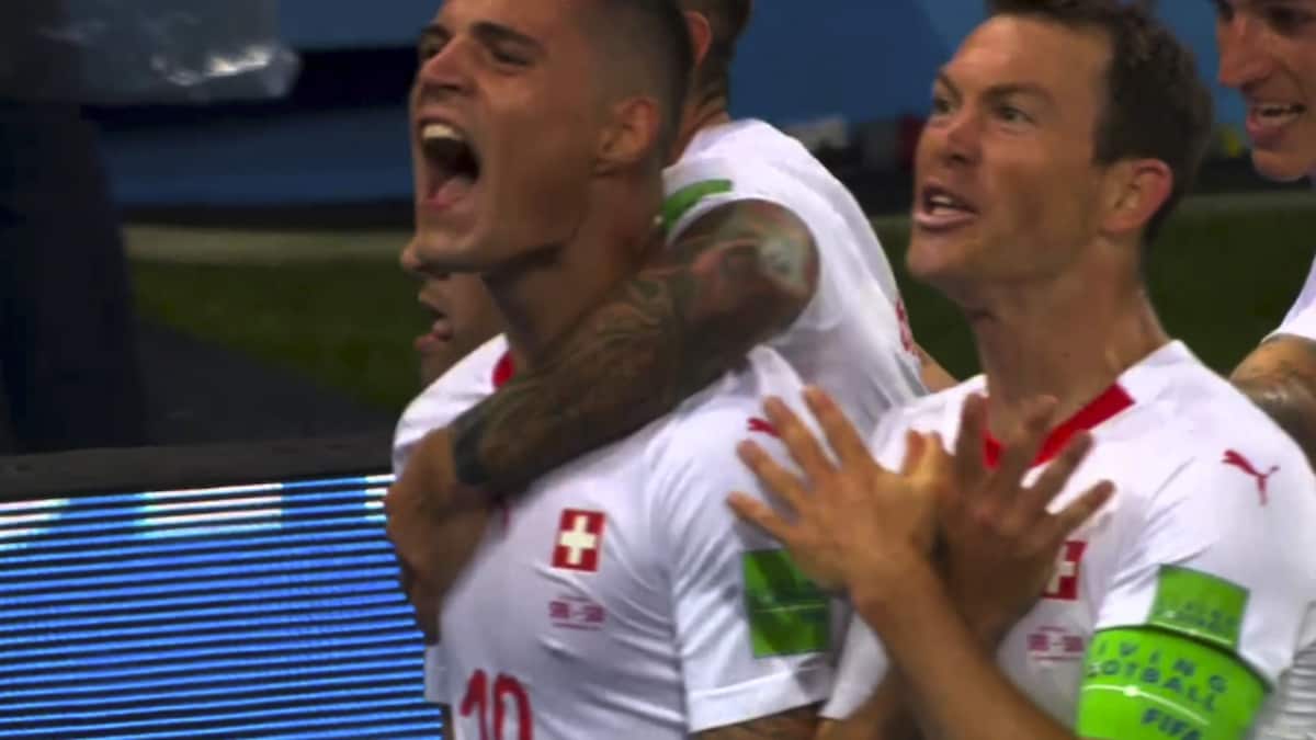 Lichsteiner nuk e sheh gabim festimin me “shqiponjë” në ndeshjen kundër Serbisë më 2018