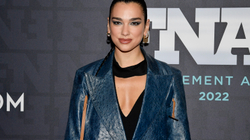 Këngët më të dëgjuara më 2022 sipas Billboard – Dua Lipa e katërta, lë pas edhe Adelen