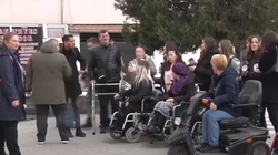 Persona me aftësi të kufizuara kërkojnë eliminimin e pengesave në Prizren