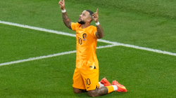 Depay i afrohet rekordit të legjendës holandeze