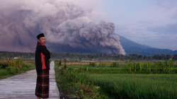 Shpërthen vullkani në Indonezi, paralajmërime për cunami